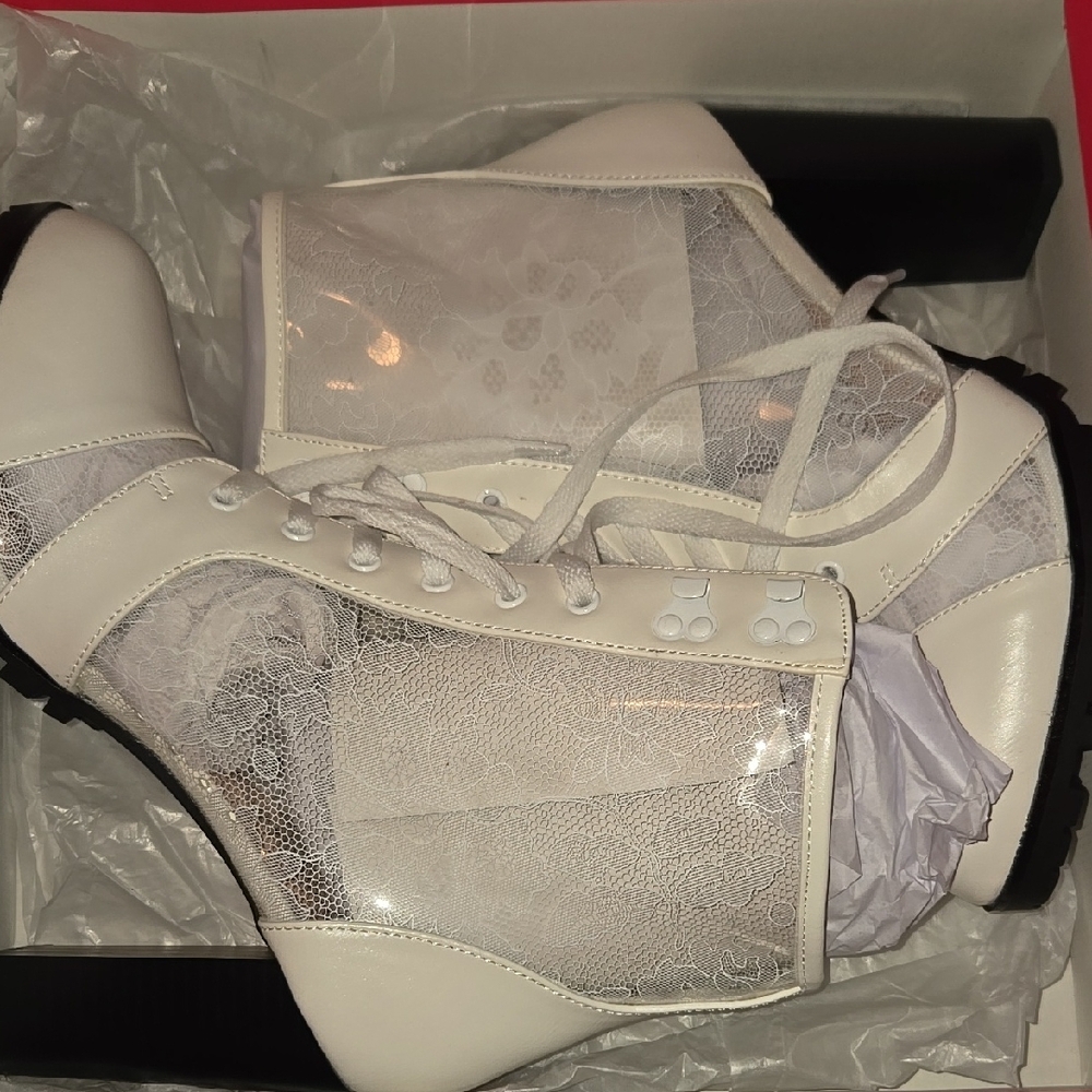 Elegant White Lace Ankle Boots